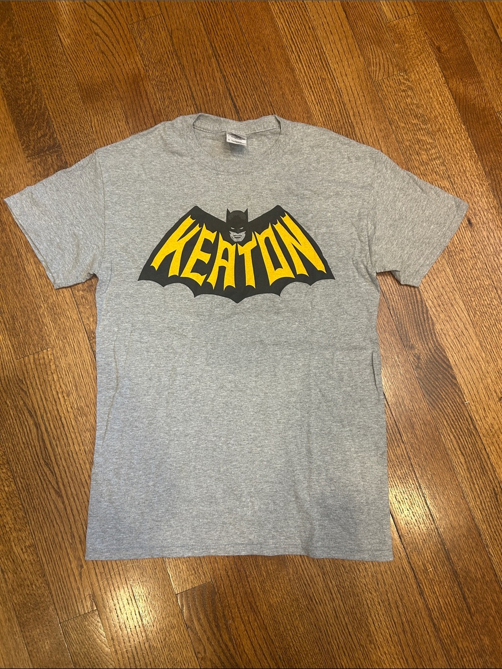Batman Michael Keaton Gray Unisex T-shirt - NWOT, Small